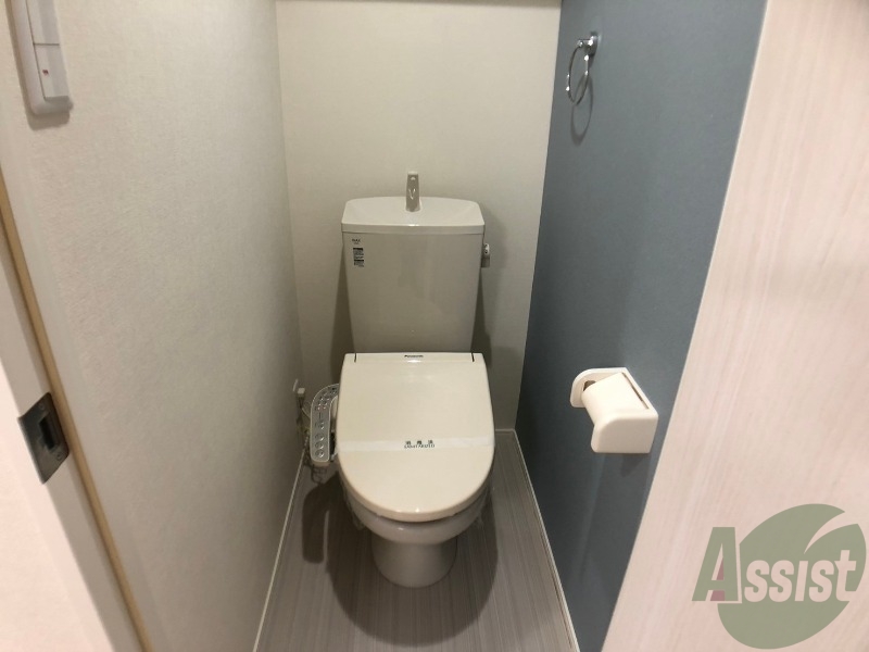 トイレ　温水洗浄便座付きのトイレは、使用しやすくうれしいですね