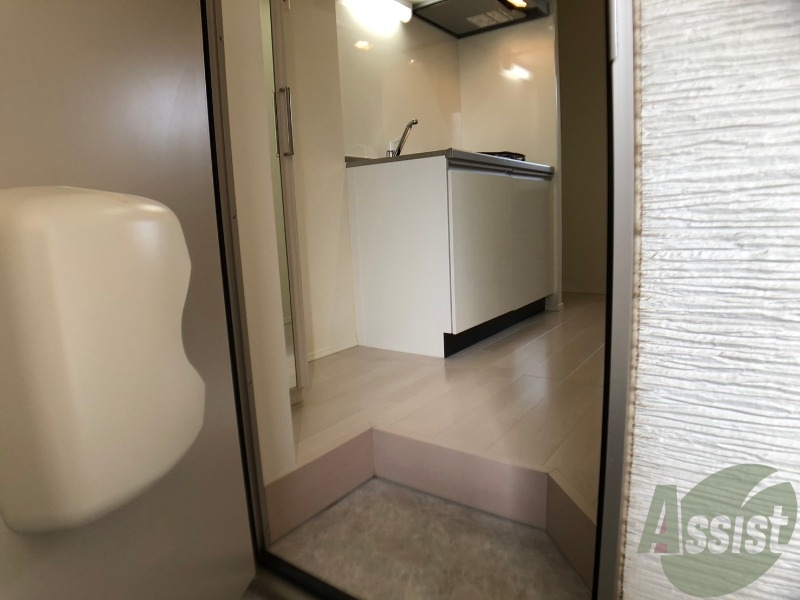 玄関　シンプルな内装でまとまりがあり清潔感がありますね