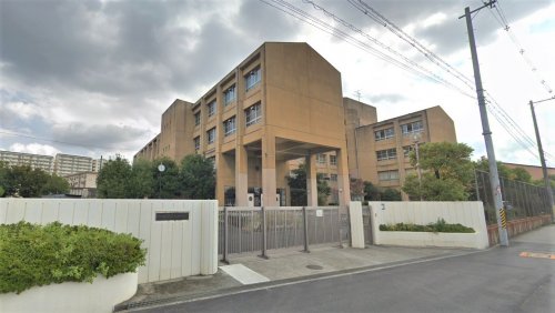 中学校　松原市立松原第七中学校（中学校）まで599m