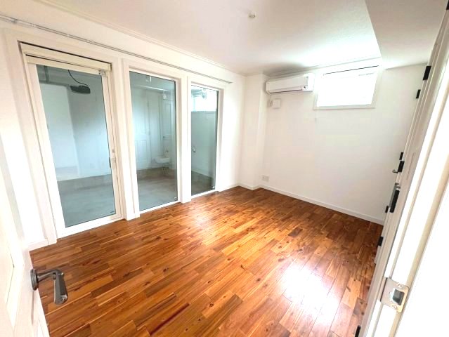 居室・リビング　愛車を愛でながらお過ごしいただけます