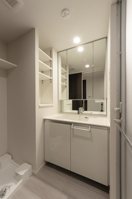 洗面設備　※写真は同タイプ住戸です。
