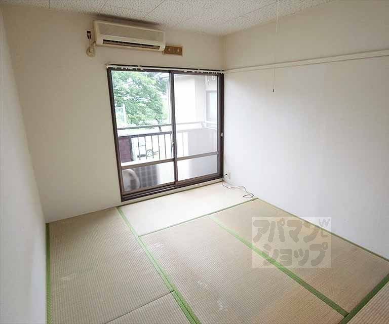 居室・リビング　６帖あります