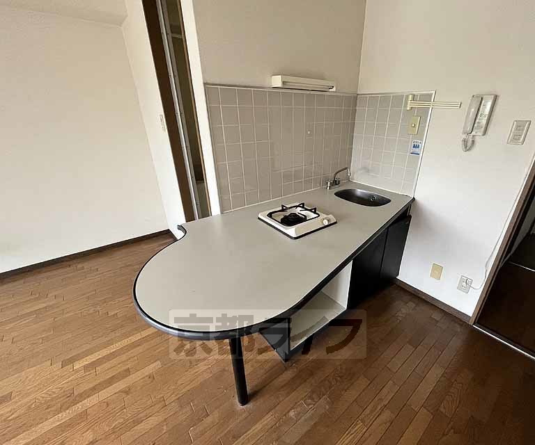 キッチン　ガスコンロ付きのキッチン