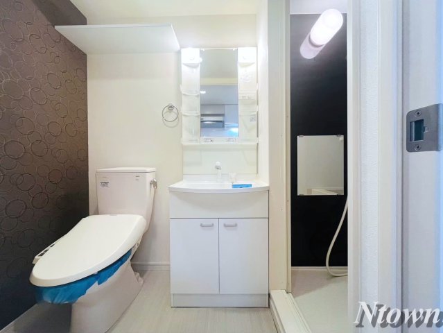 洗面設備　朝の支度にも助かる、独立の洗髪洗面化粧台