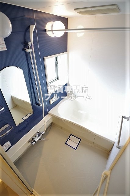 バス・シャワールーム　追い焚き・浴室乾燥付きのお風呂！