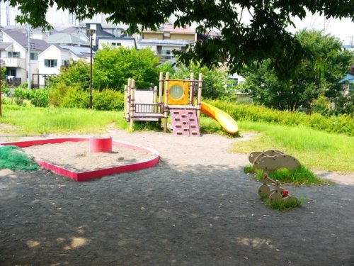 公園　片倉うさぎ山公園（公園）まで396m