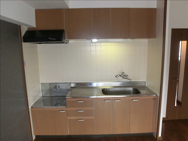 キッチン　お好きなガスコンロを置けますね☆