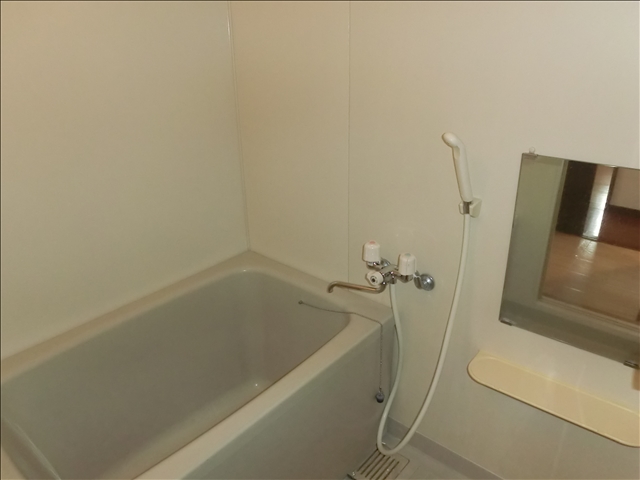 バス・シャワールーム　バス・トイレセパレートですよ☆