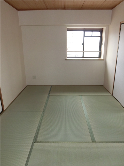 その他部屋・スペース　中和室です♪出窓もあり明るいですよ☆☆