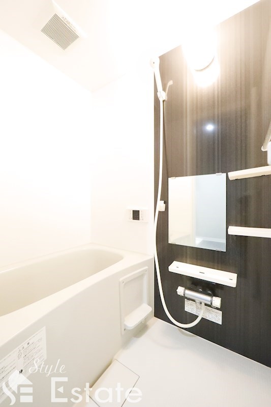 バス・シャワールーム　バスルーム