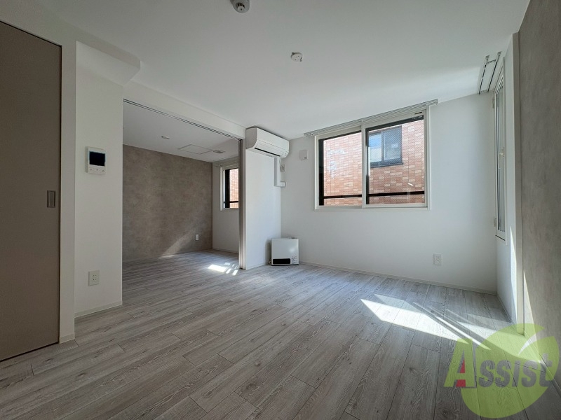 居室・リビング　広々としたリビングですね。使い勝手がよさそうですね！