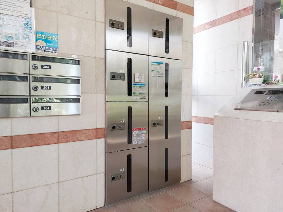 エントランス　宅配ボックス