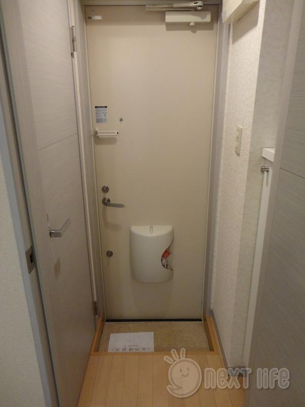 玄関　ロッシェル北里2号棟の玄関