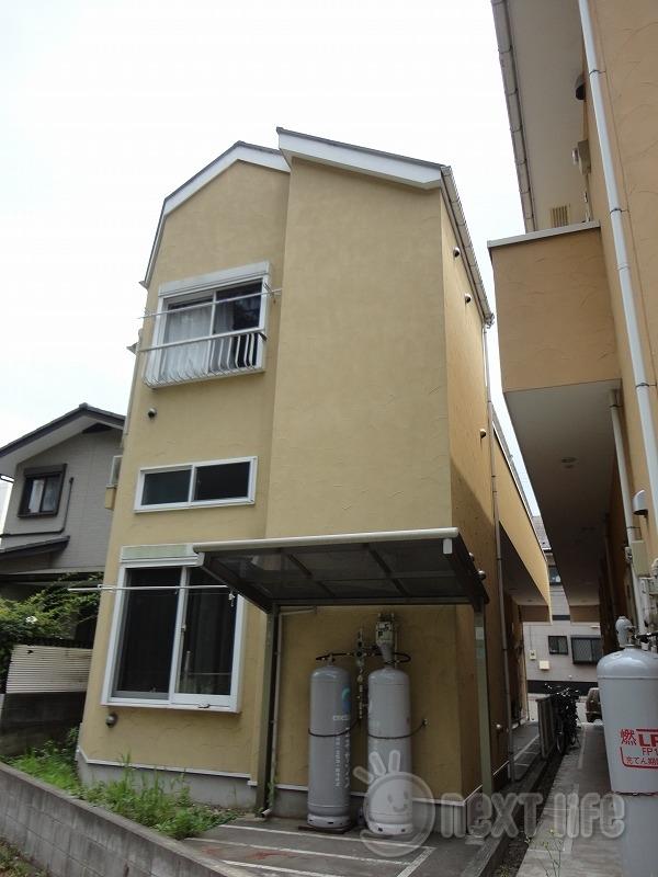 建物外観　ロッシェル北里2号棟の外観