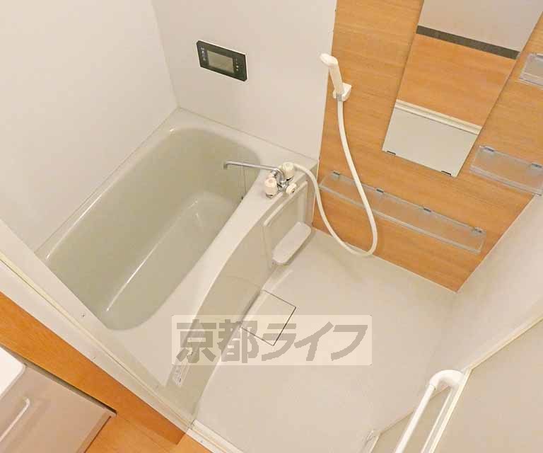 バス・シャワールーム　バスルームです。