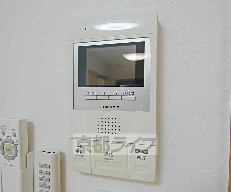 セキュリティ　モニター付きインターホンです。