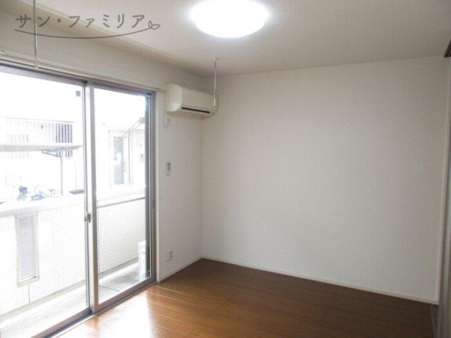 居室・リビング　同一物件別部屋写真