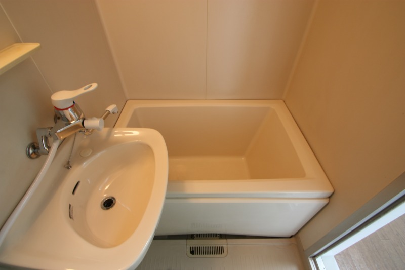 バス・シャワールーム　清潔感のあるバスルーム♪