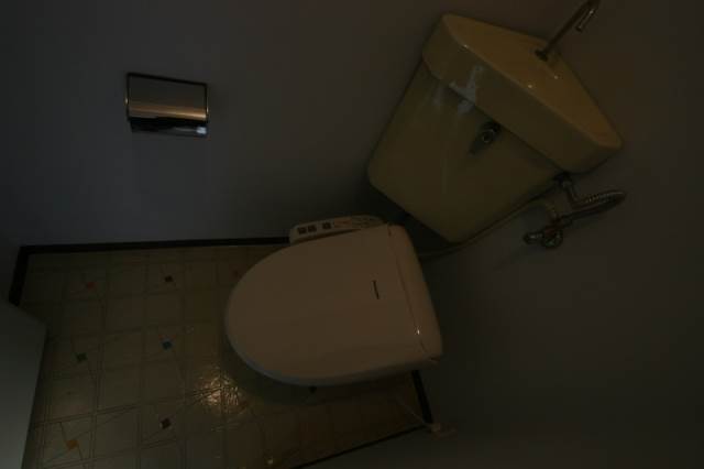 トイレ　バストイレ別です