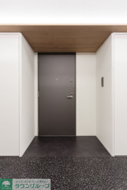 玄関　※写真は同タイプ住戸です。