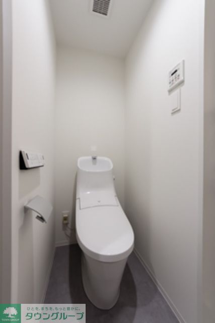 トイレ　※写真は同タイプ住戸です。