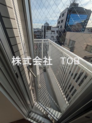 バルコニー　洋室7帖　サービスバルコニー