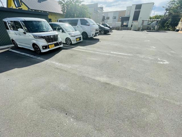 駐車場　駐車場