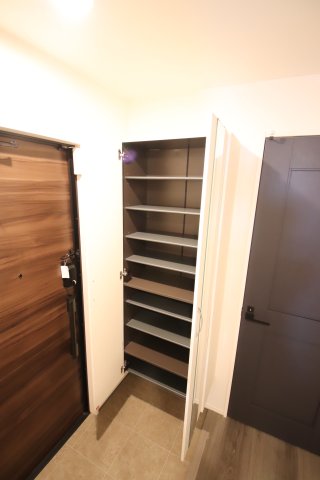 収納　シューズボックス