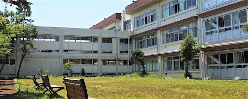 中学校　朝霞市立朝霞第二中学校（中学校）まで709m