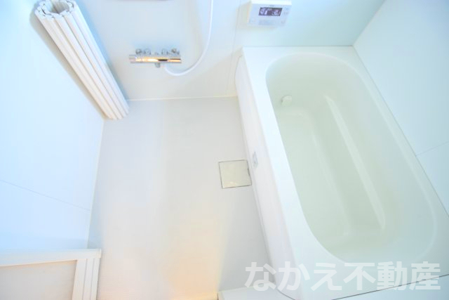 バス・シャワールーム　コンパクトで使いやすいお風呂です