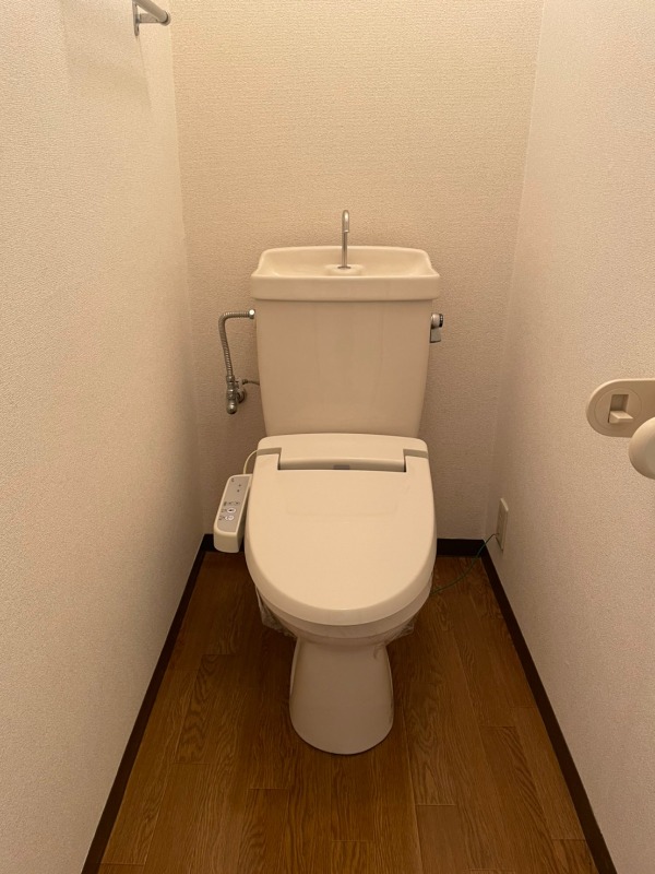 トイレ　※反転部屋参考写真