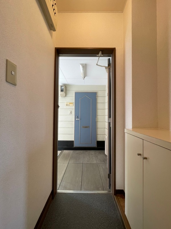 玄関　※反転部屋参考写真