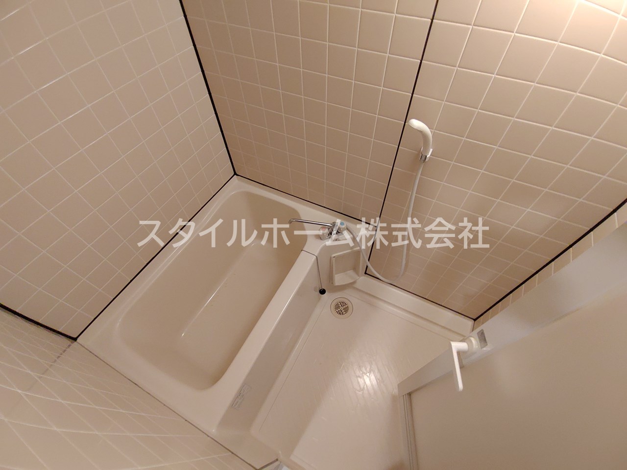 バス・シャワールーム　別部屋写真です。