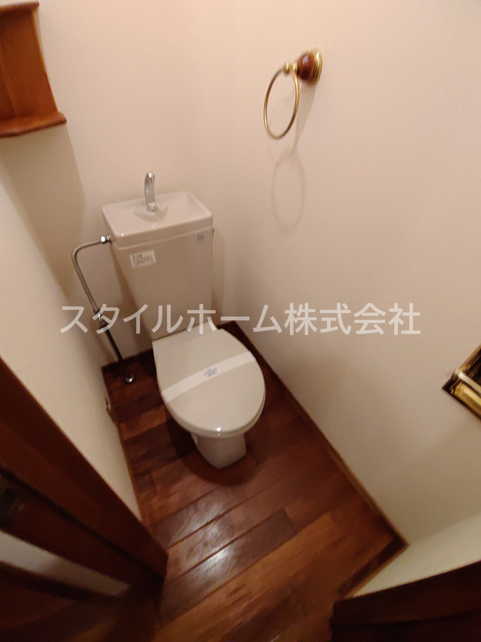 トイレ　別部屋写真です。