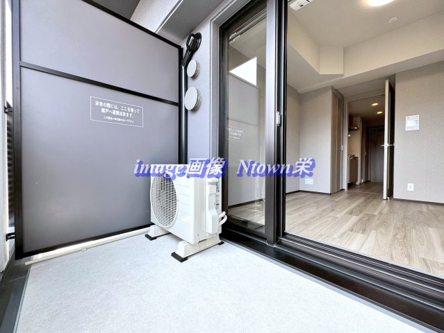 バルコニー　暖かな日差しのふりそそぐバルコニー