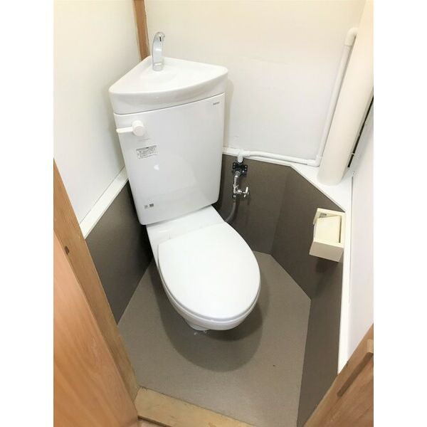 トイレ　同物件、別号室の写真です。