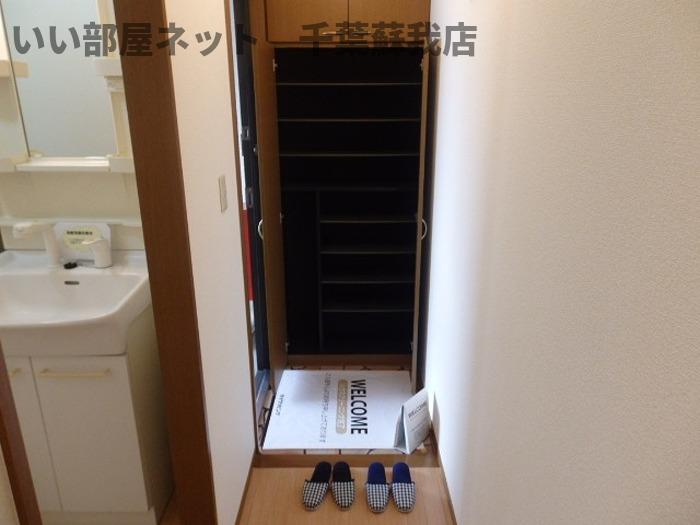 玄関　収納もある玄関です