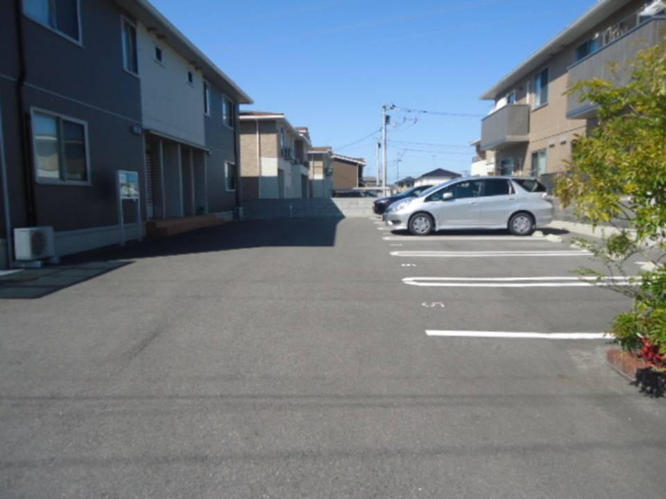 駐車場　駐車場