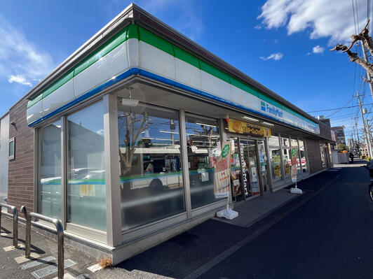 コンビニ　ファミリーマート 狛江中和泉一丁目店（コンビニ）まで402m