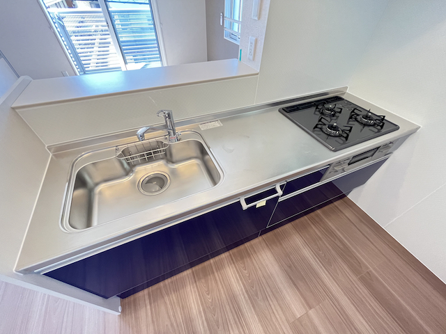 キッチン　●3口ガスコンロのシステムキッチン！