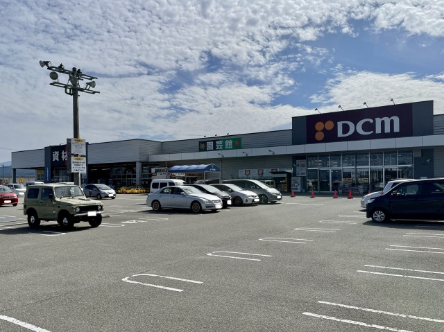 ホームセンター　DCM加賀店（ホームセンター）まで1209m