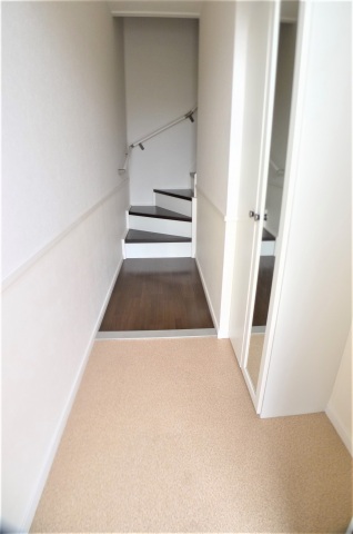 玄関　※同タイプのお部屋の写真です