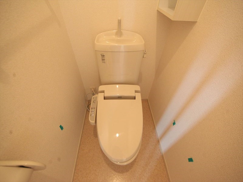 トイレ　温水洗浄暖房便座付トイレ