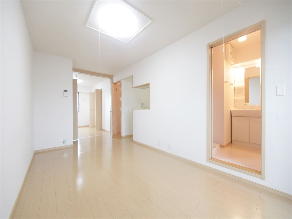 居室・リビング　ＬＤＫ12.2帖　洋室6帖　つなげても仕切っても使えます