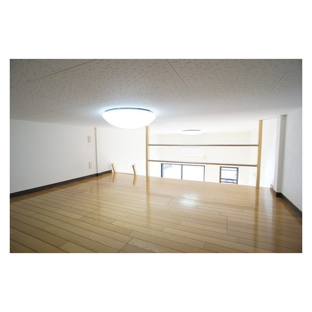 その他部屋・スペース　収納に便利なロフト付きで、お部屋もすっき