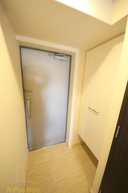 玄関　プール・トゥジュール梅田ウエスト