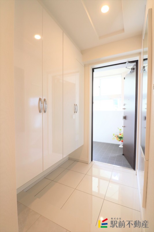 玄関　モデルルームの写真です。