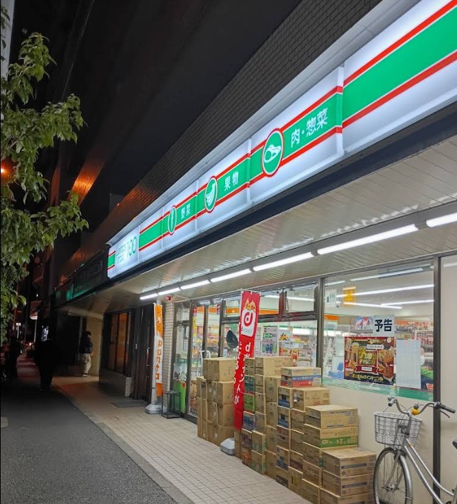 コンビニ　ローソンストア100北上野二丁目店（コンビニ）まで114m