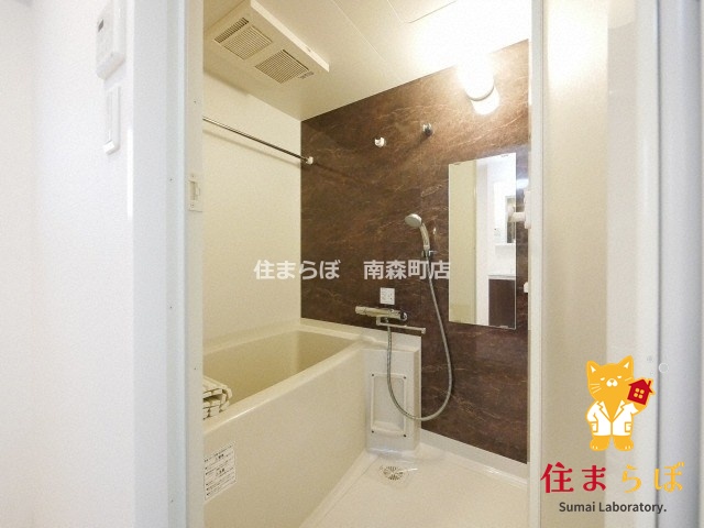 バス・シャワールーム　「見た目じゃなく、心に“しっくりくる”を大切に。」