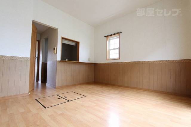 居室・リビング　床下収納が付いているリビングです。